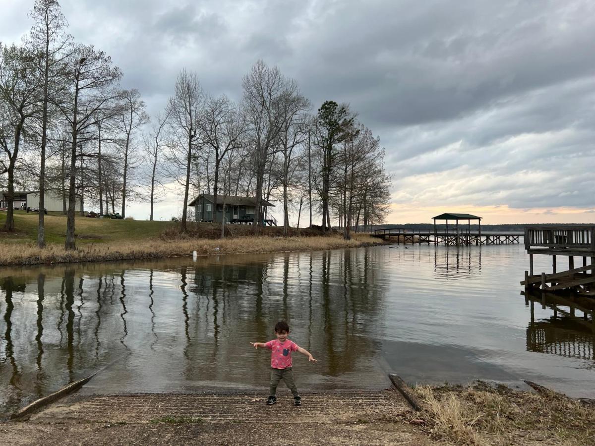 Driftwood Inn And Lodge By The Lake Zwolle Kültér fotó